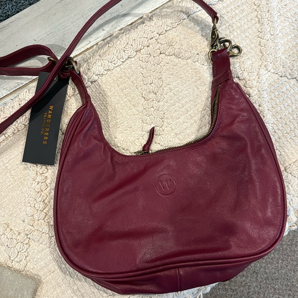 NWT Wanderers Crossbody/Shoulder Handbag w/Matching Zippered Wallet.